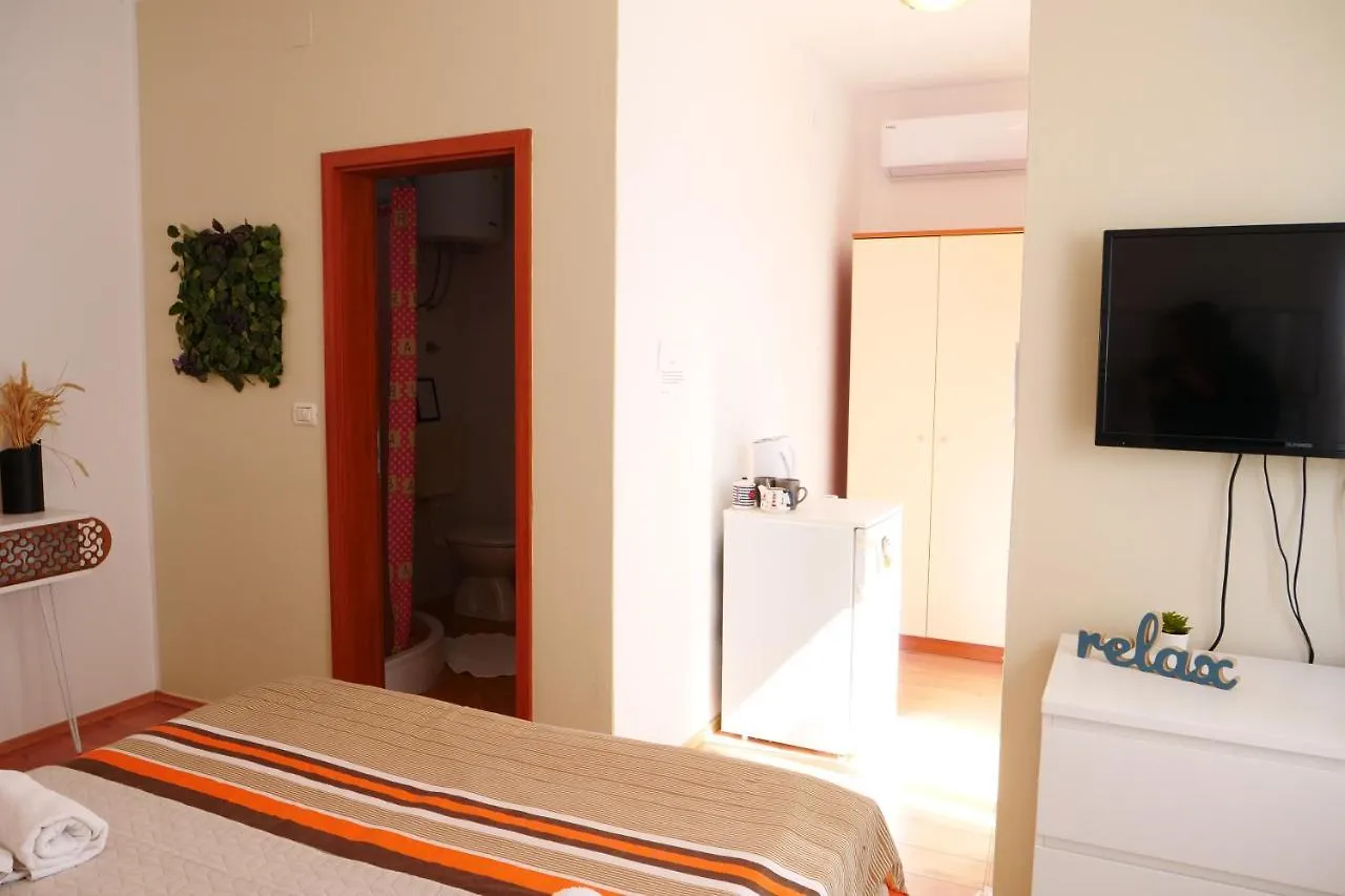 Apartment And Rooms Vilma Gostinjska kuća Fazana